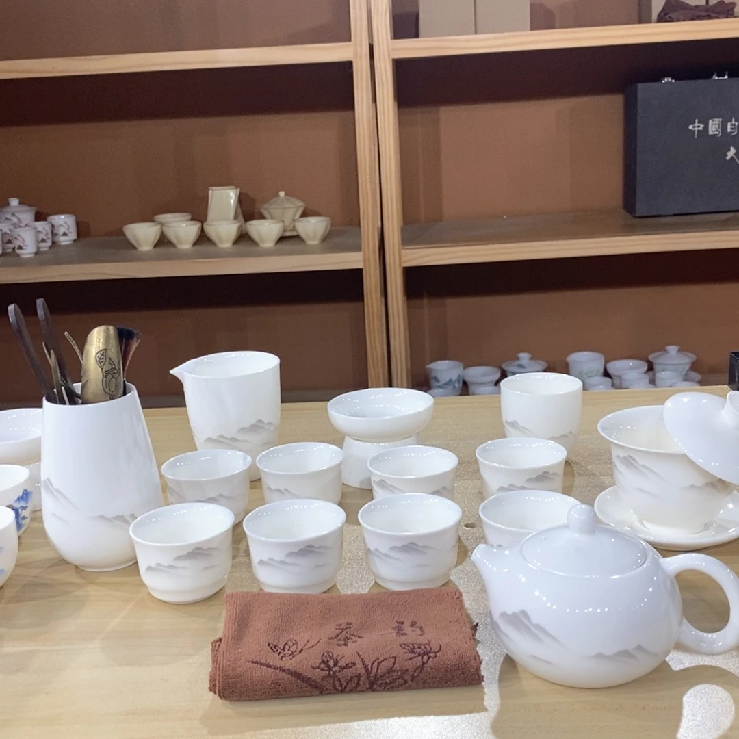 瓷片水墨江山羊脂玉套装21头