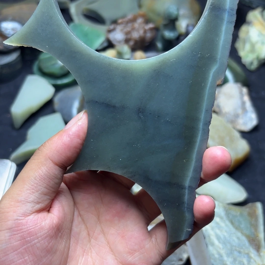 和田玉（糖玉）未镶嵌珠宝奇石后*人