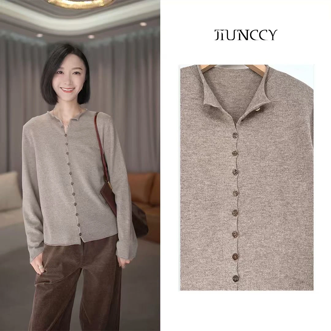 JIUNCCY【朝云】100美利诺羊毛领口下摆卷边贝壳扣针织开衫52YZZ109