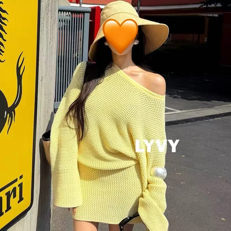 纯欲气质辣妹风黄色长袖连衣裙女2025早秋新款针织包臀裙露肩裙子