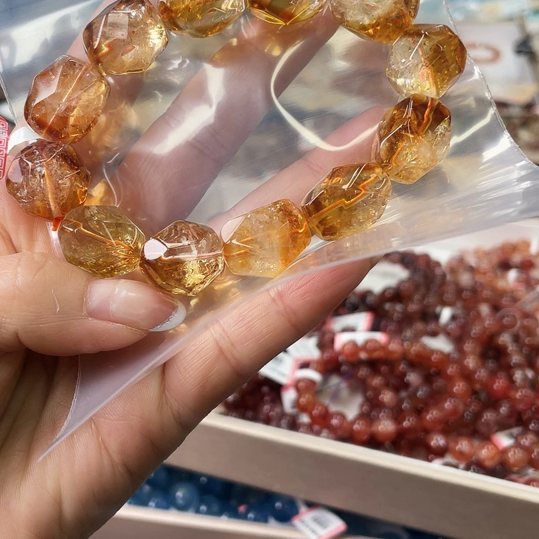 未镶嵌水晶手串手串177。