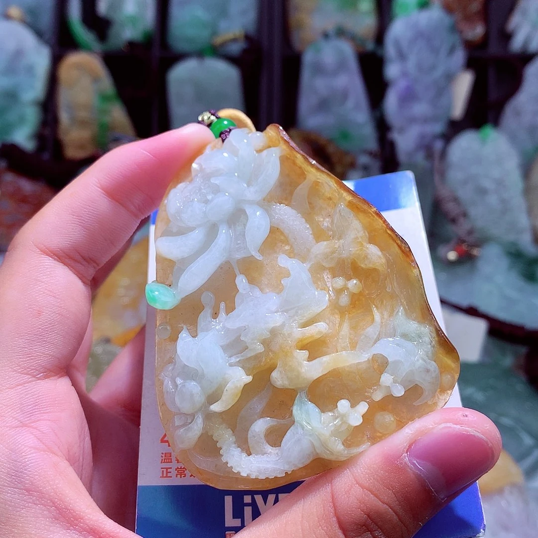 颈饰未镶嵌翡翠天然