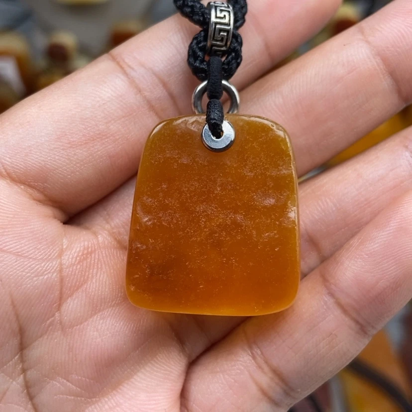 【闪购商品】琥珀颈饰未镶嵌