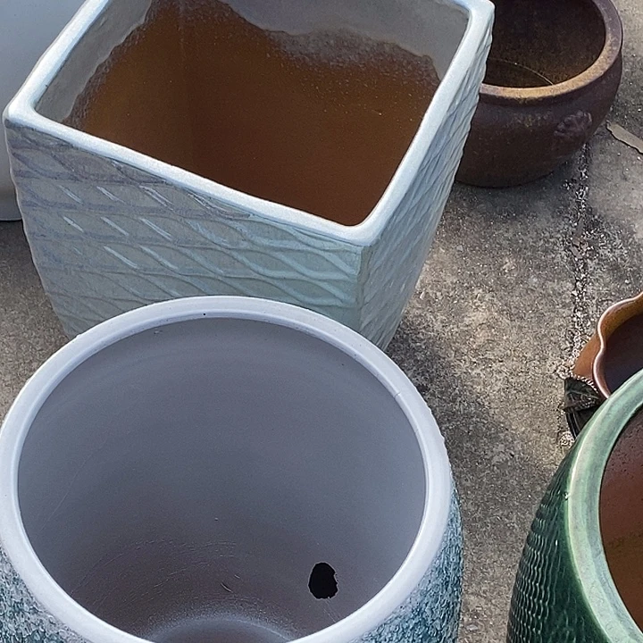 紫砂花盆两个瑕疵一个大