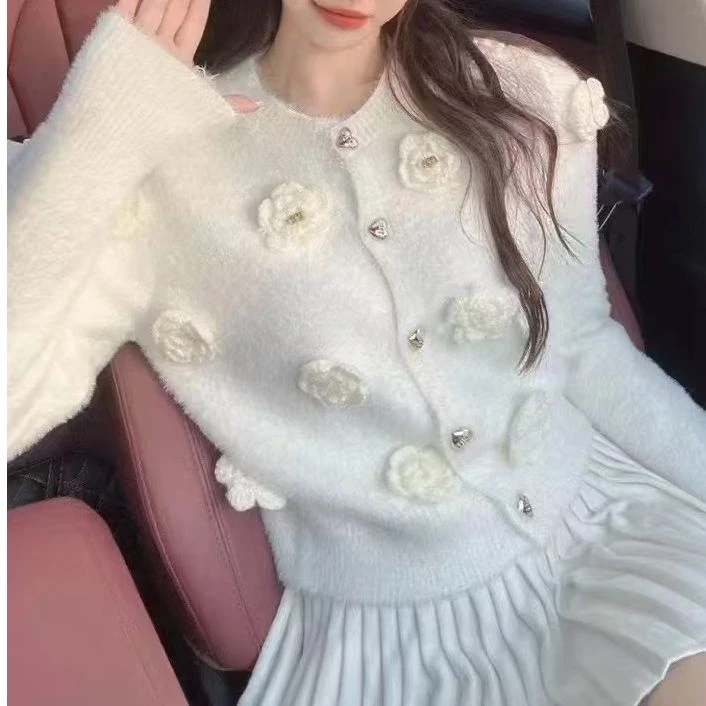 KIKI严选：0083-欧洲站南油秋季新款立体花朵毛绒圆领毛衣开衫