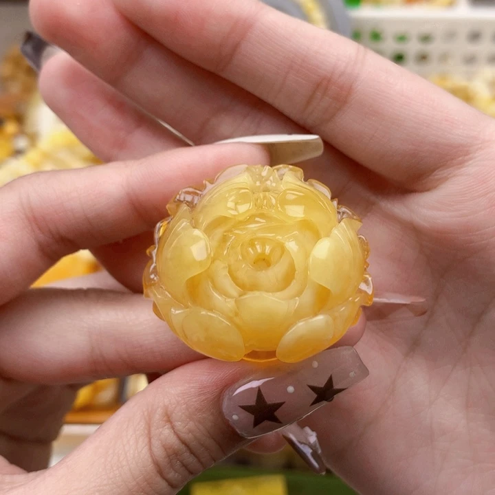 琥珀未镶嵌珠宝奇石36*32*20