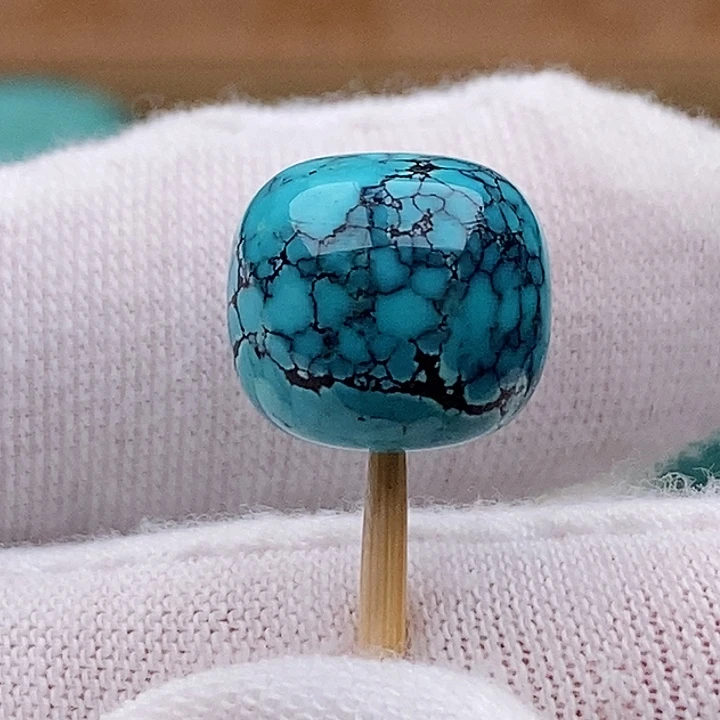 绿松石未镶嵌珠宝奇石12