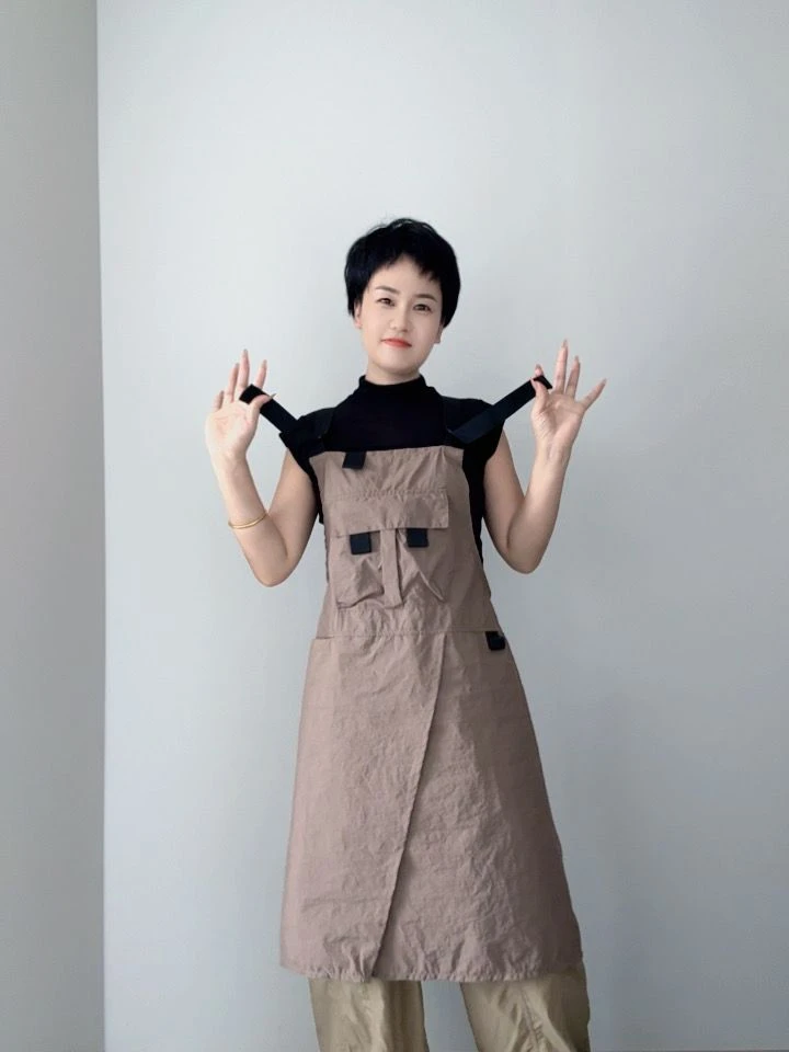 工装风立体兜交叉调节带围裙理发宠物咖啡定制logo印字工作制服