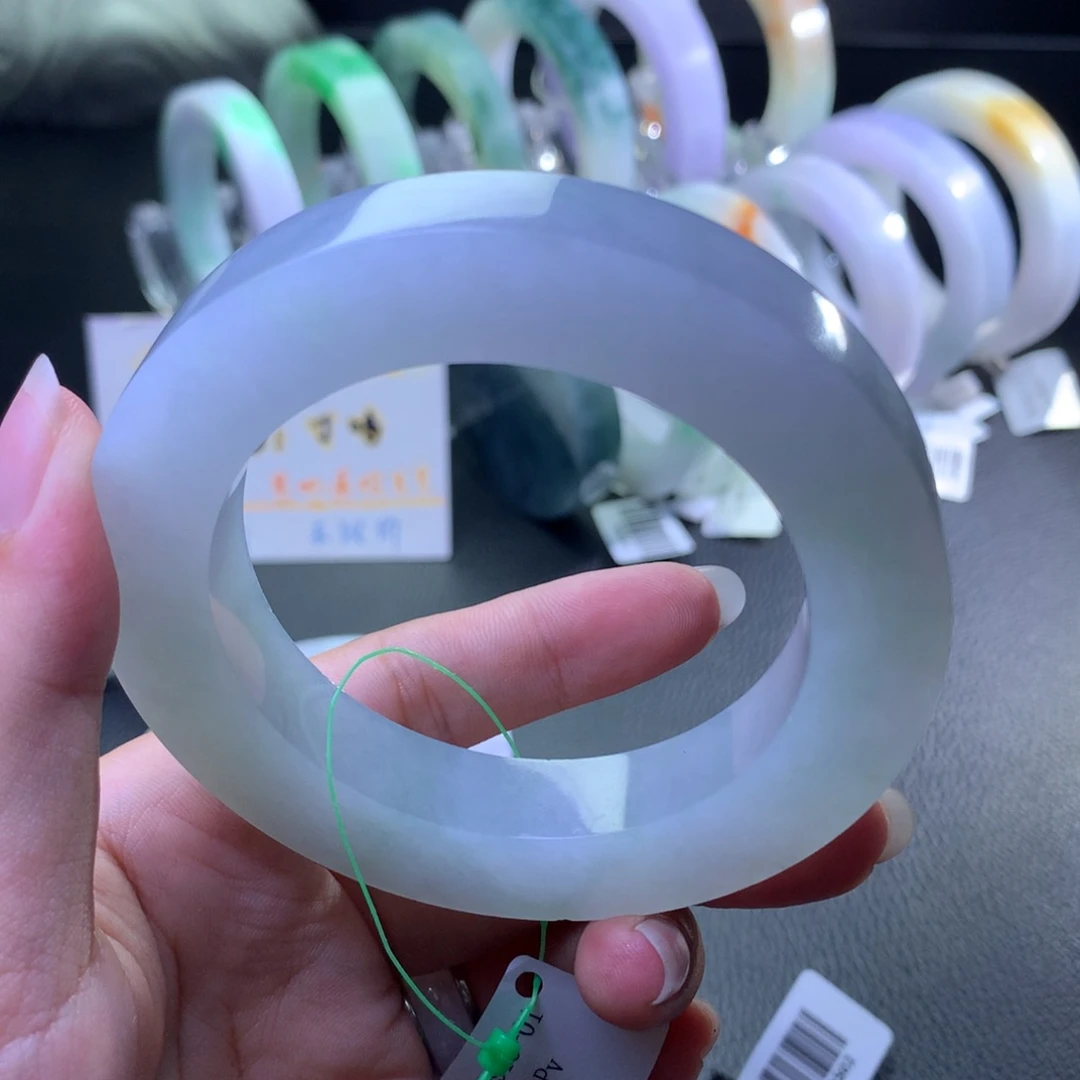 定制翡翠未镶嵌翡翠手镯
