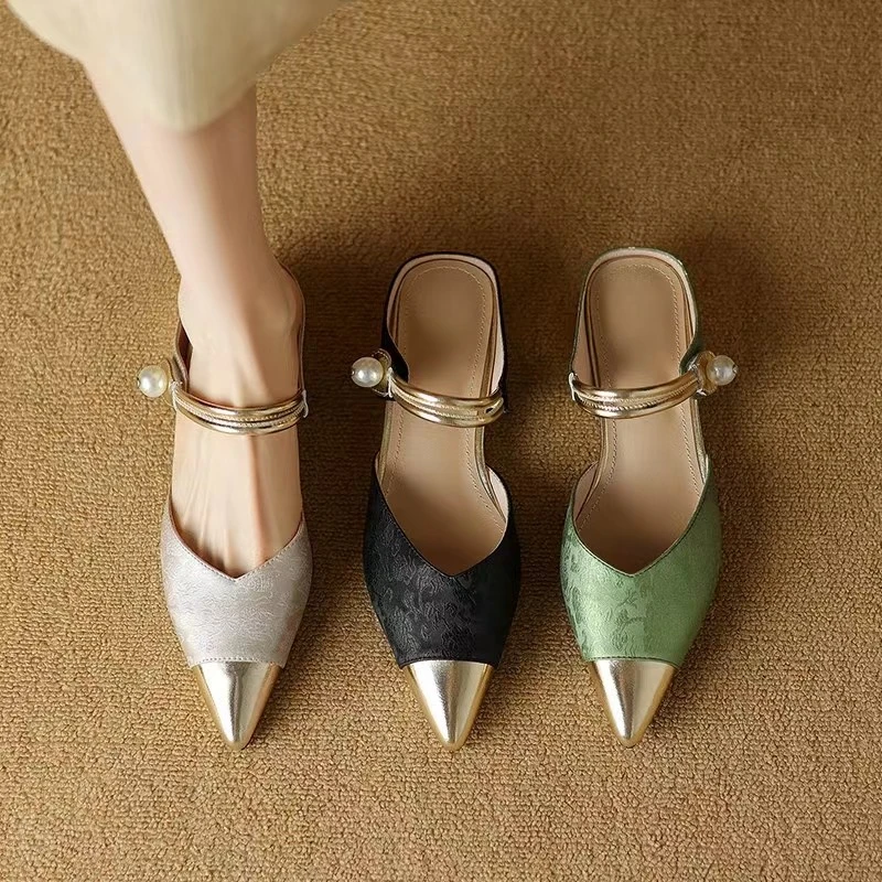 国风尖头平底包头凉拖鞋女2025夏季新款通勤百搭拼色粗跟一字拖鞋