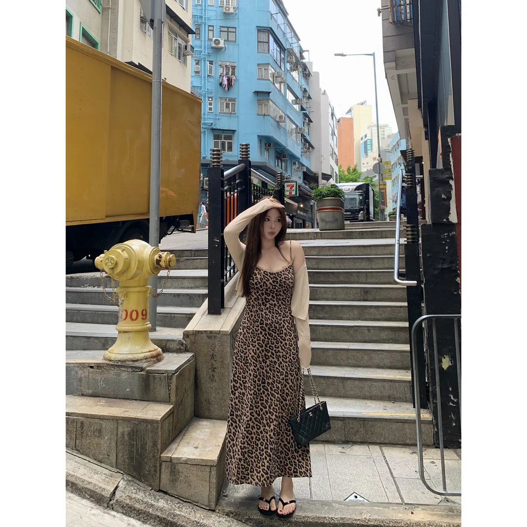 野生辣辣 米兰旧刊 微胖mm豹纹吊带裙夏季高级复古修身大码连衣裙