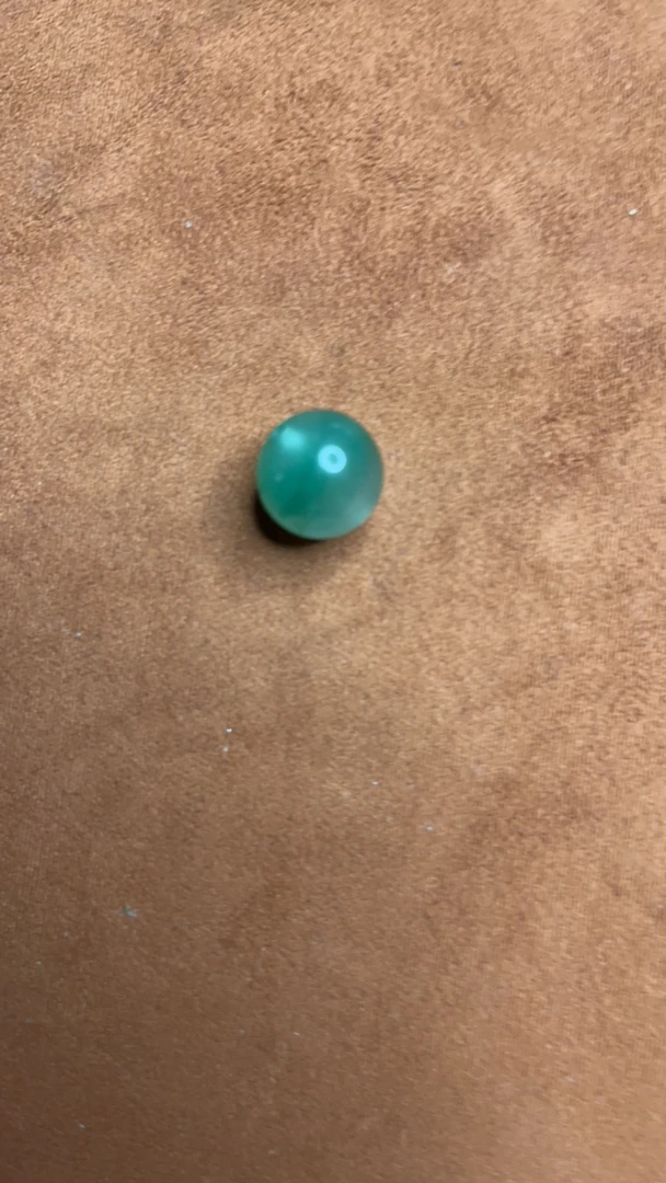 独龙玉绿色珠子圆石英质玉