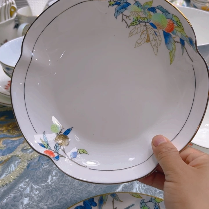 瓷片荔枝八寸梅花深盘两个