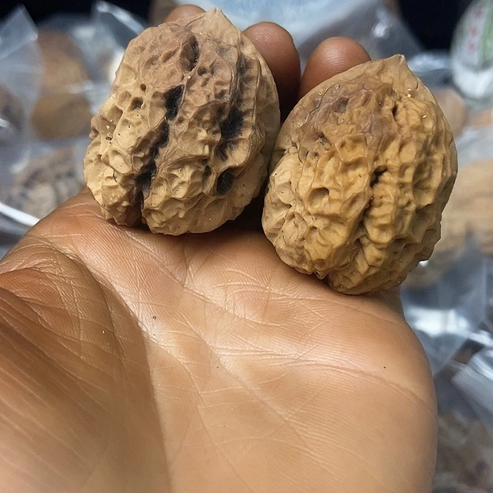 把件文玩核桃云南铁核桃基地33