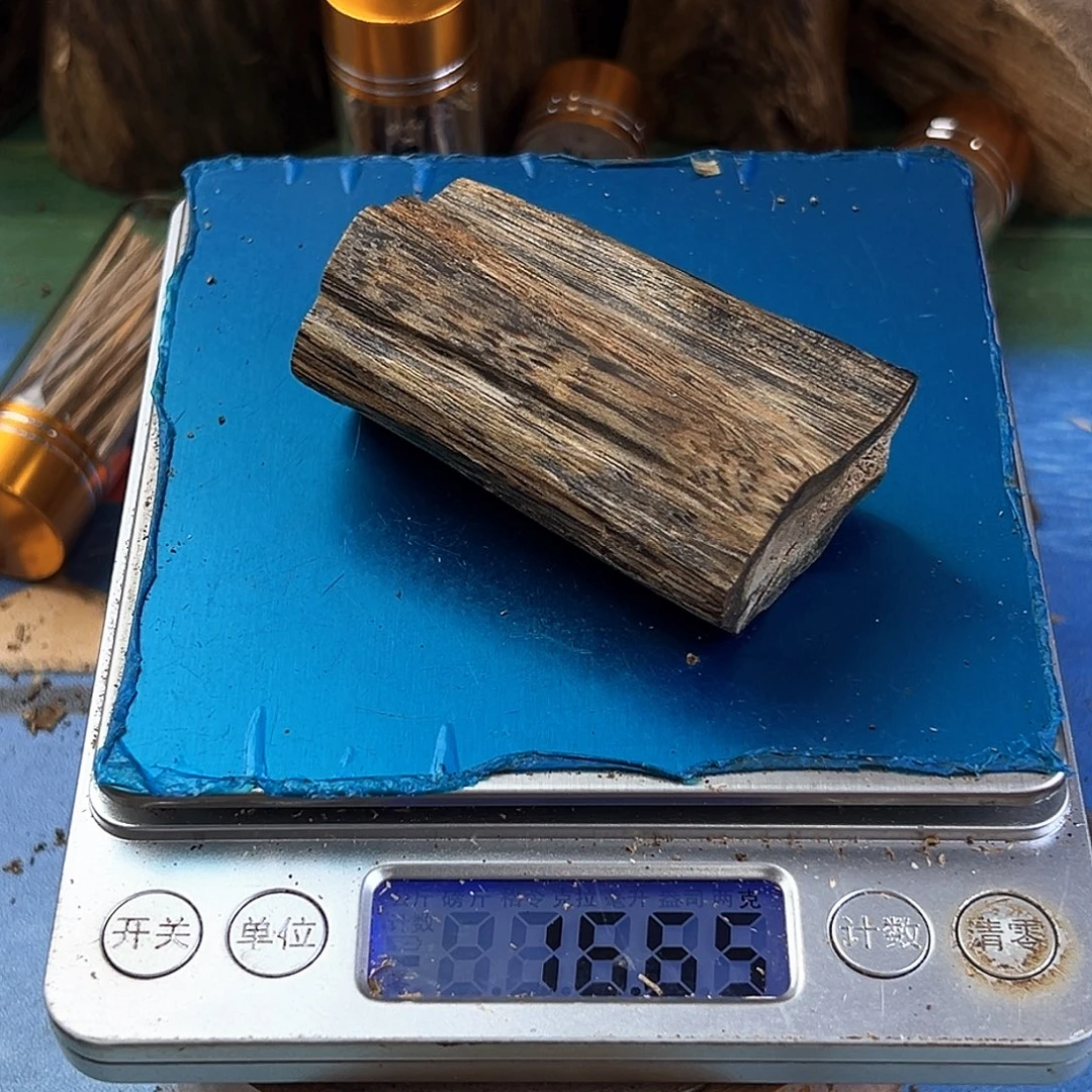 香料绿奇楠虫漏无事牌16克