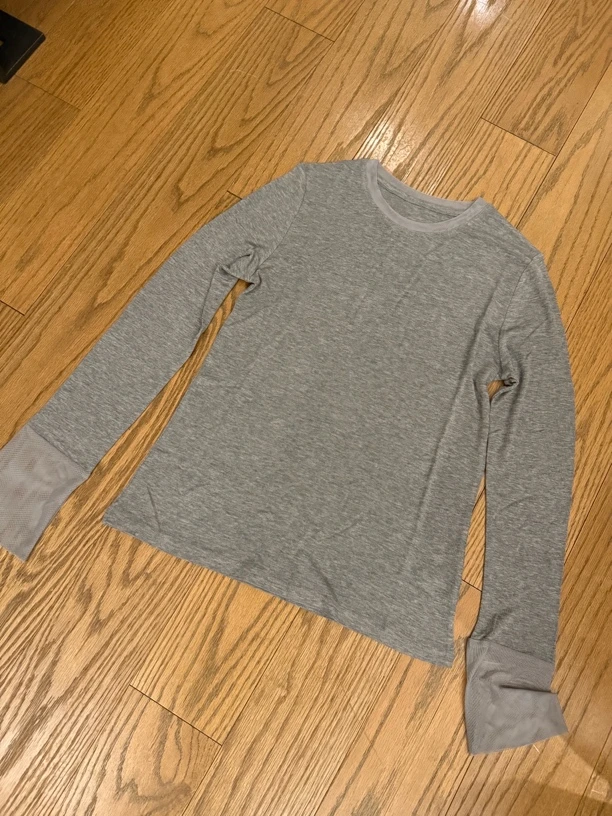 Amarilli 蕾丝拼接圆领设计感别致弹休闲内搭打底衫