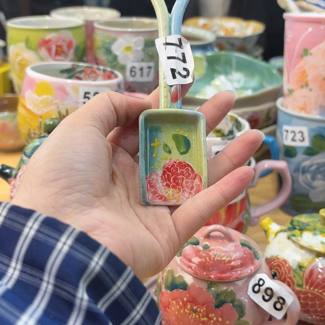 瓷片兔兔哈哈哈的