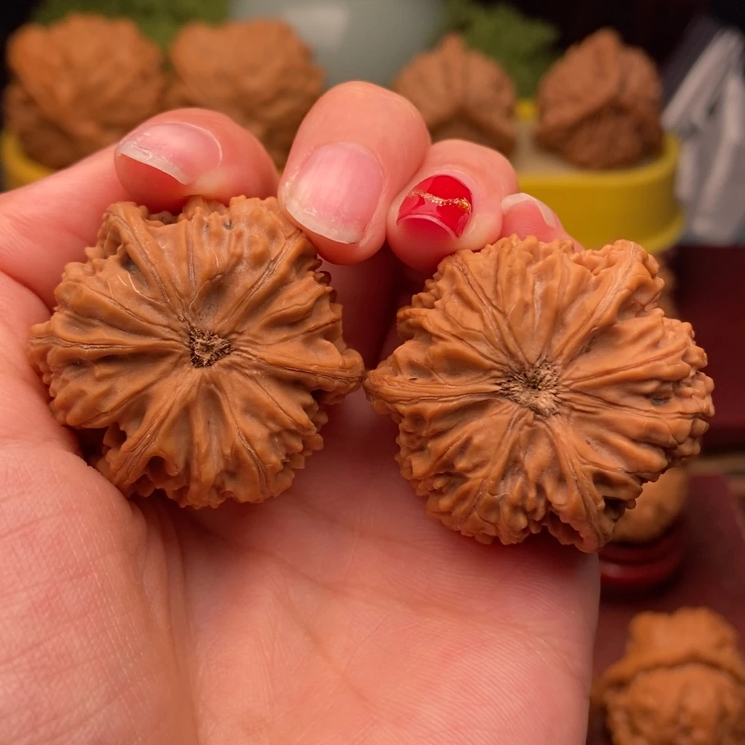 搏***勃桃核把件玉龙奔38……