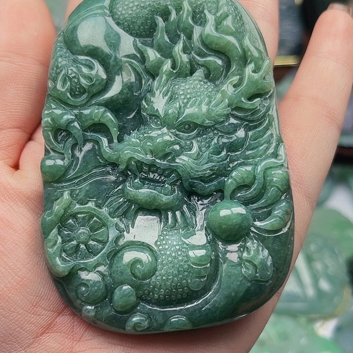 翡翠未镶嵌颈饰挂件