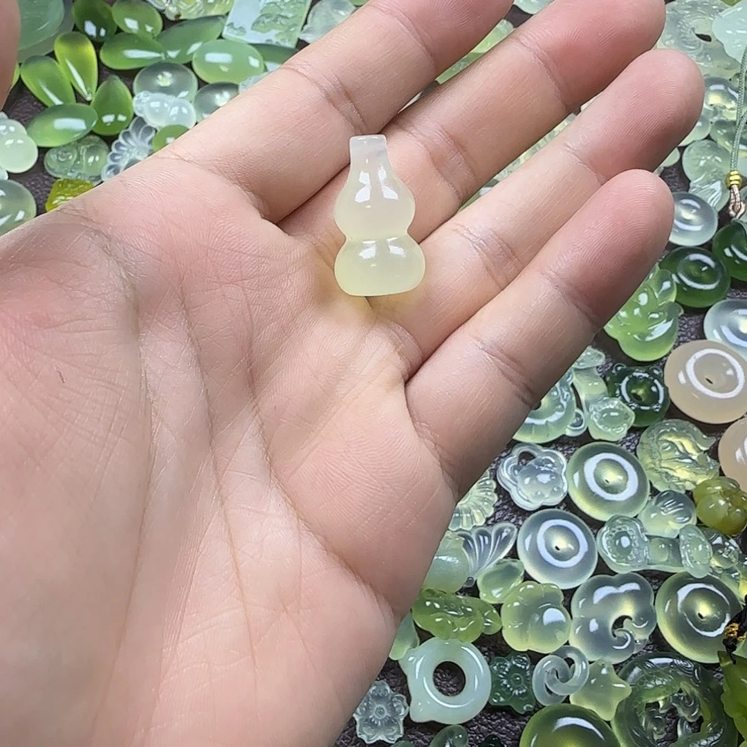 蛇纹石玉未镶嵌岫玉吊坠