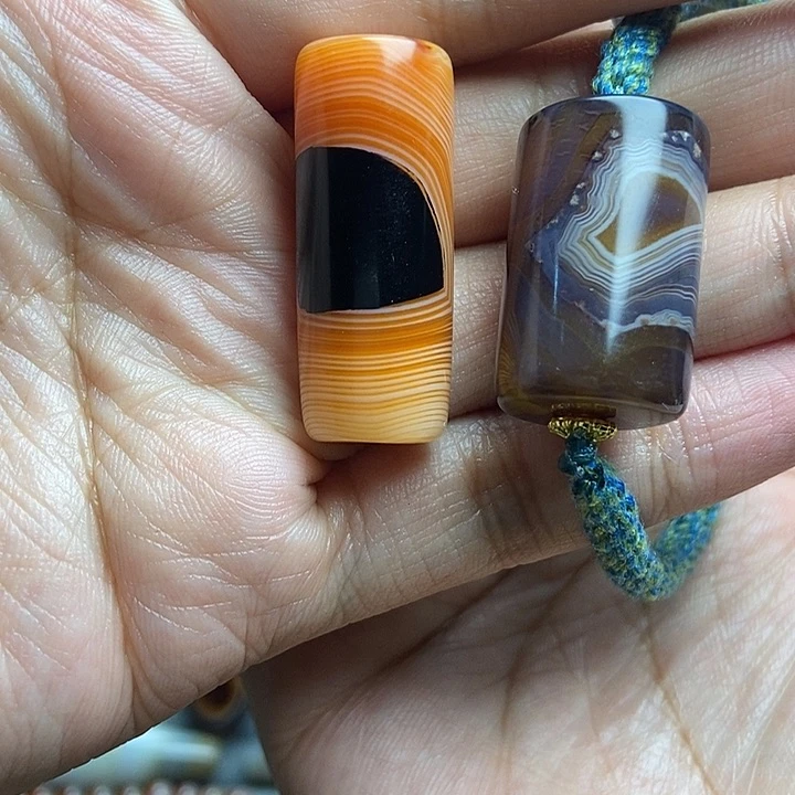 玛瑙/玉髓颈饰未镶嵌G****?