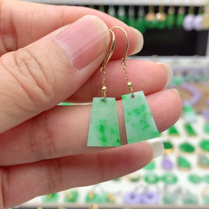 翡翠18K金镶嵌耳饰