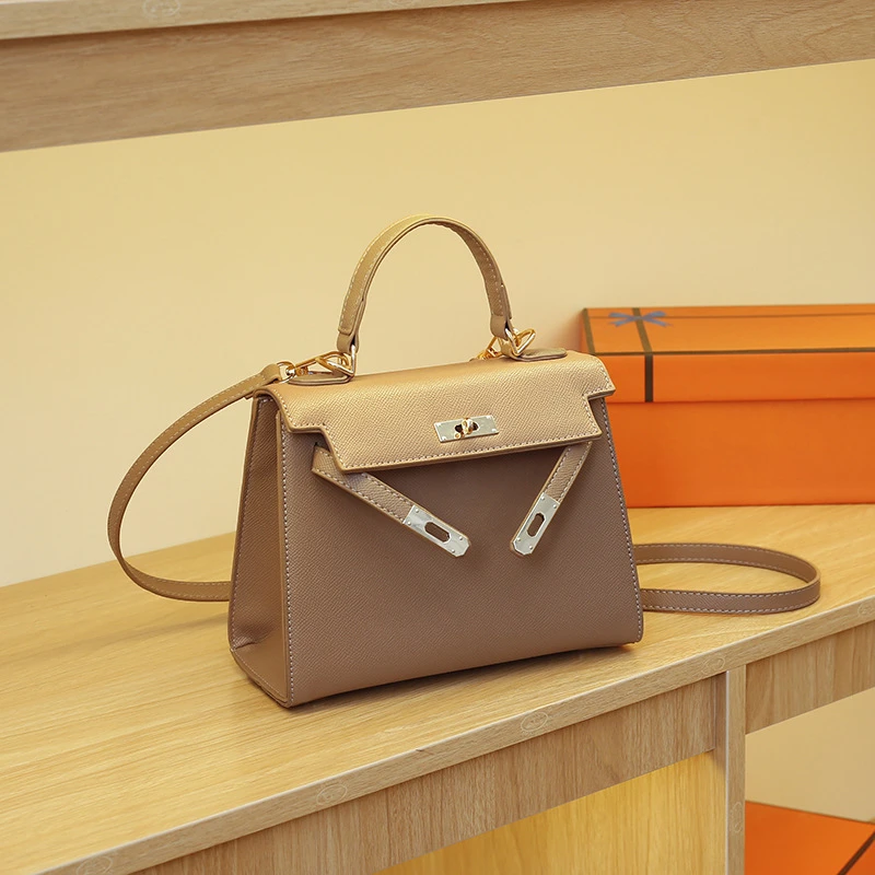 高品质时尚包包女2024新款小众设计手提包经典百搭单肩包斜挎女包