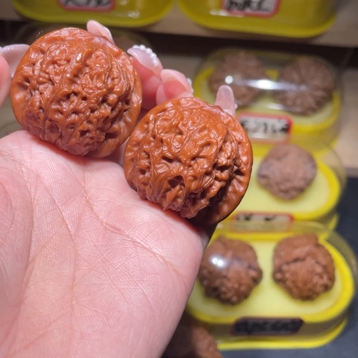 文玩核桃吊坠37血麒麟