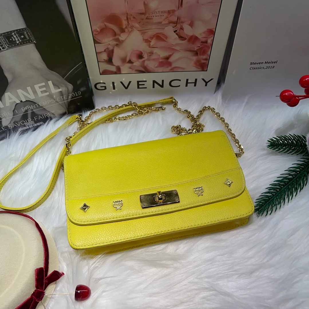 99新 MCM 牛皮柠檬黄信封链条包 81657