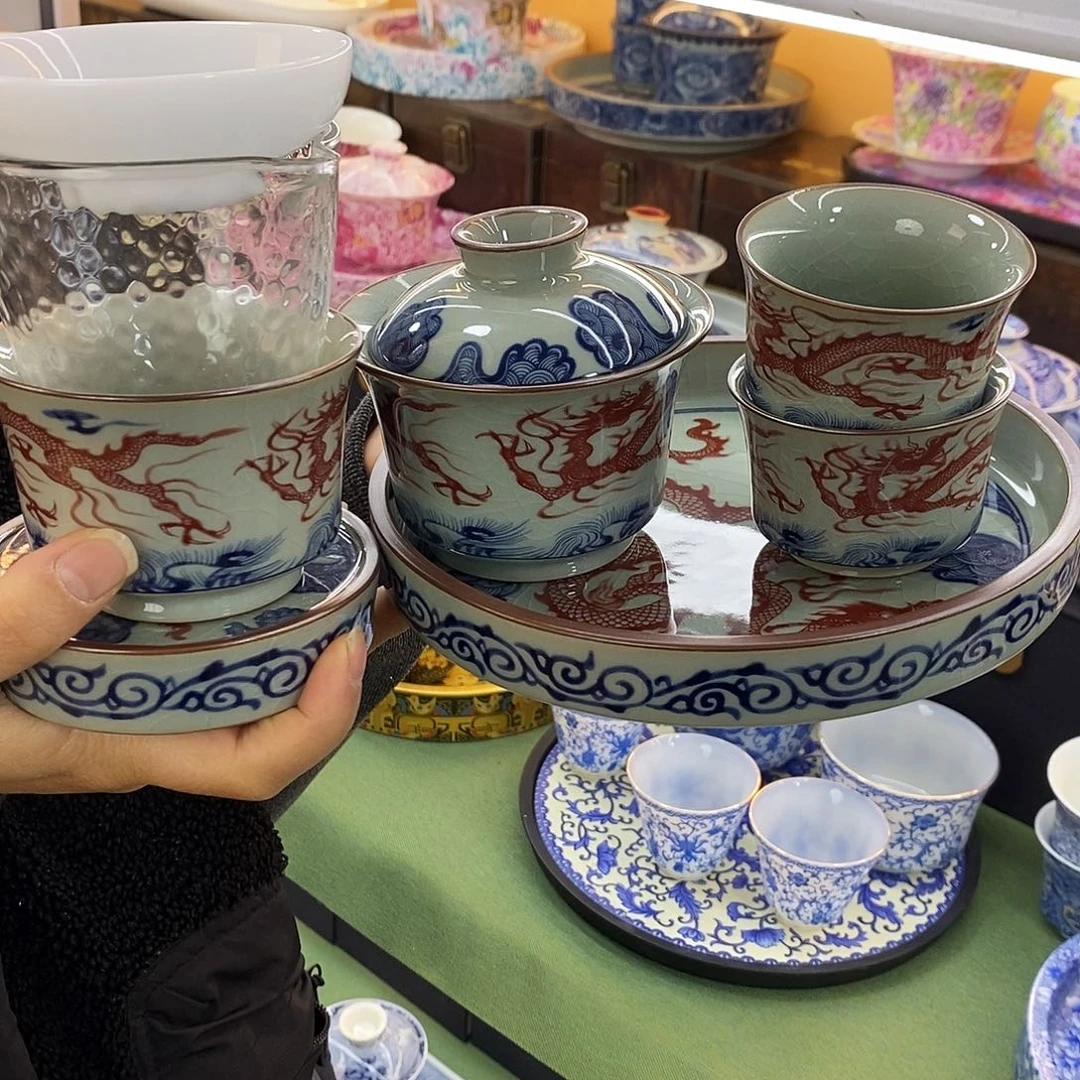 盖碗里的水煮开后放入