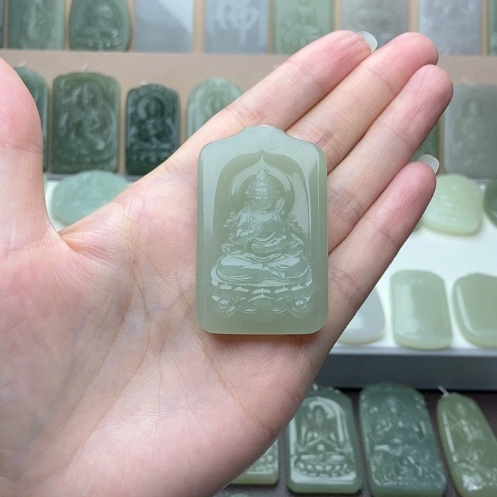 爱***我颈饰未镶嵌和田玉