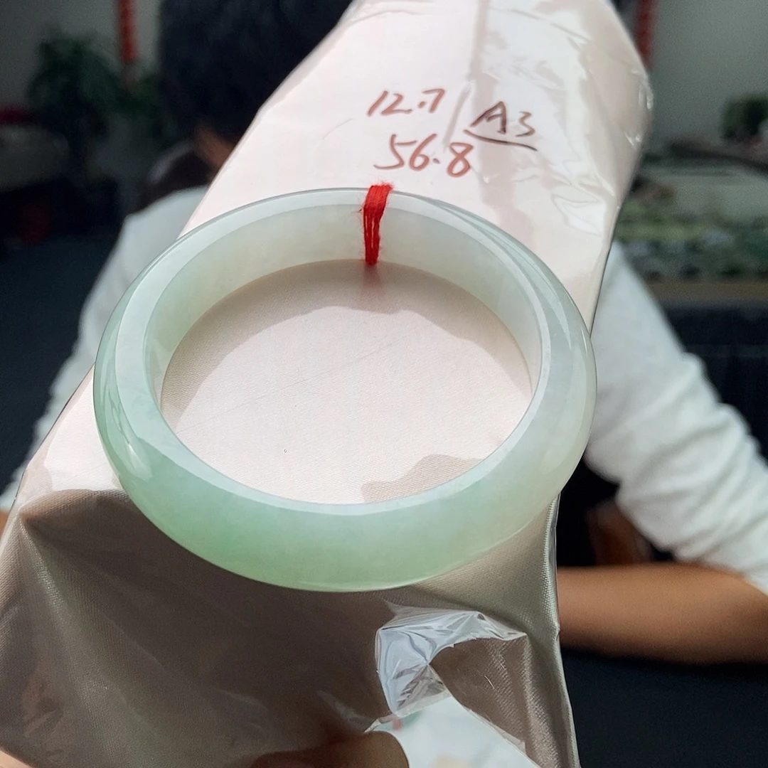 未镶嵌手镯翡翠颜色多样性发拍一发一
