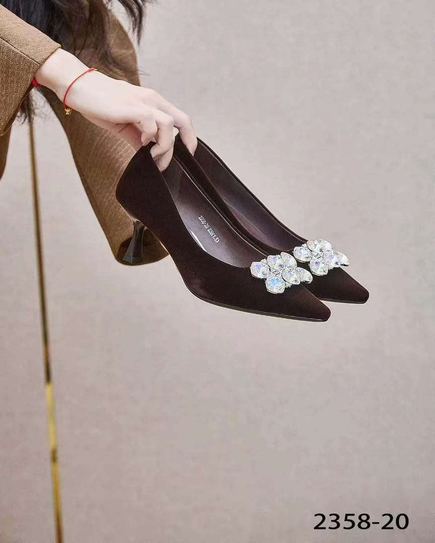 粘胶鞋胶粘尖头常规细跟高跟鞋春季浅口女士鞋子黑色