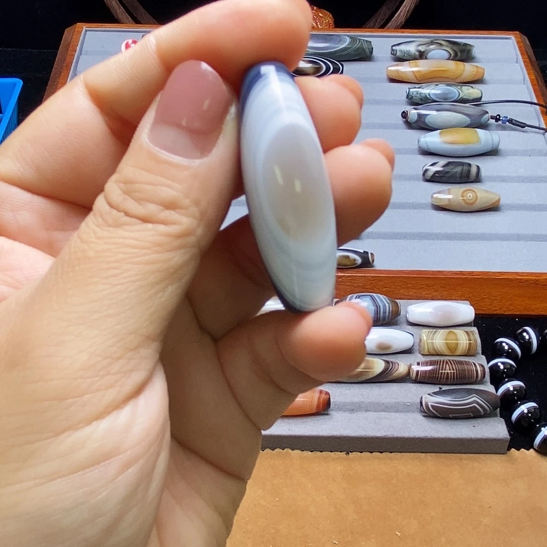 馋***位玛瑙/玉髓未镶嵌颈饰