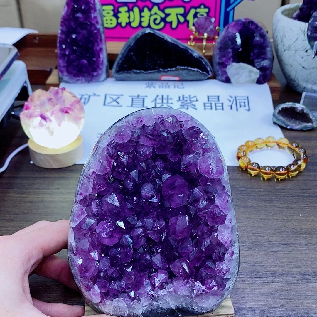 紫晶未镶嵌大型摆件（非配饰）