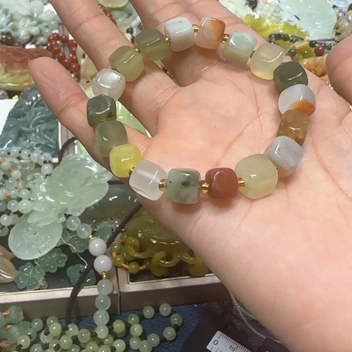 蛇纹石玉未镶嵌吊坠