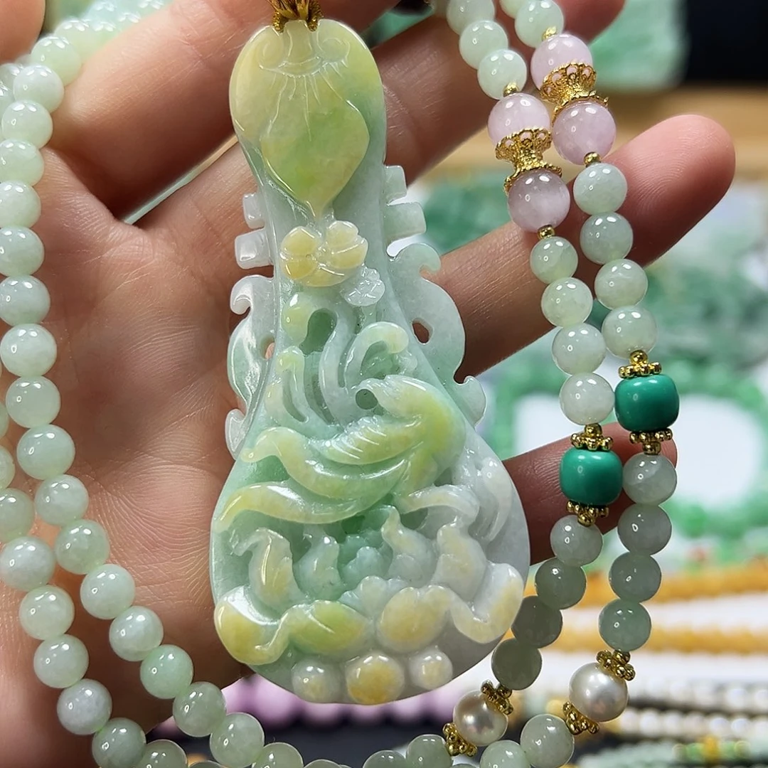 翡翠未镶嵌颈饰吊坠