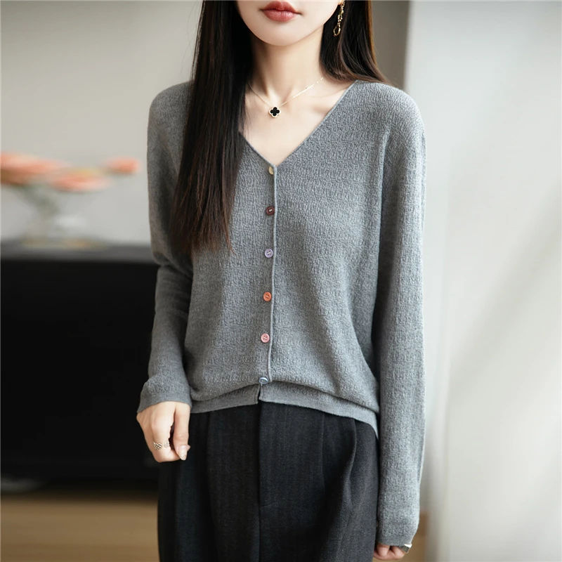 哥弟阿玛施正品2025新款V领彩色扣精纺羊毛针织开衫女长袖针织衫