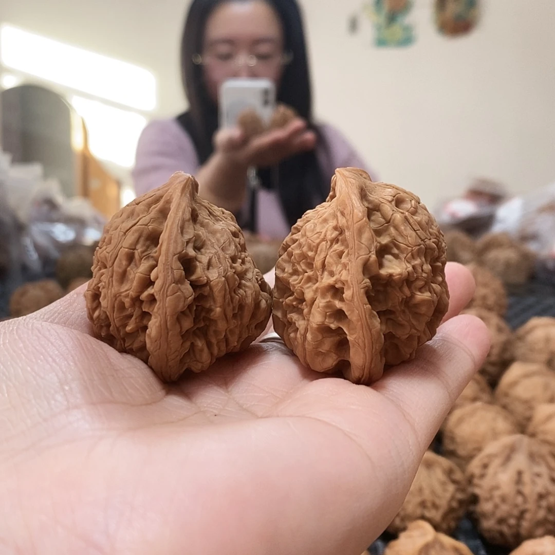 文玩核桃吊坠蛇头练手对