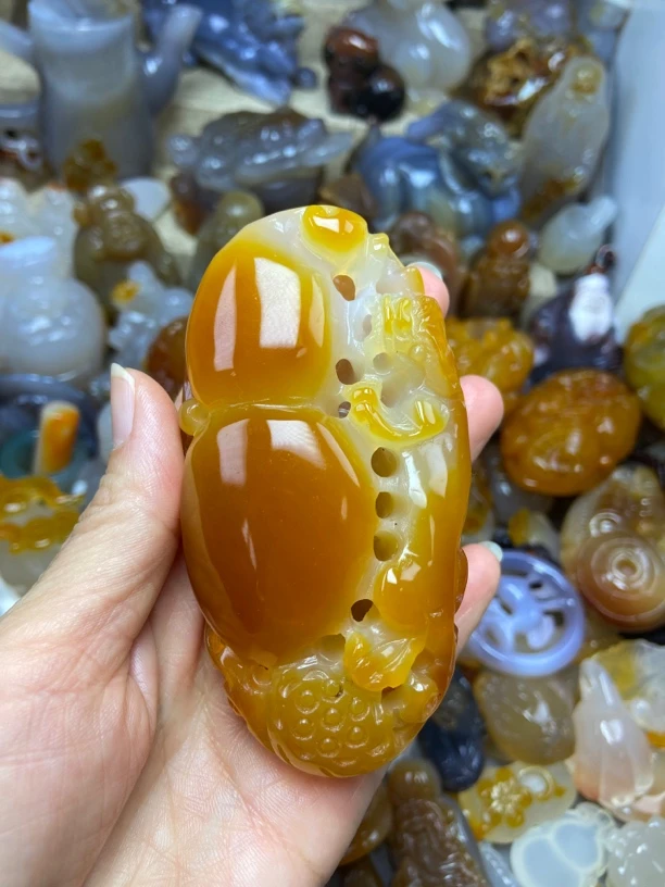 精品玛瑙玉髓把件