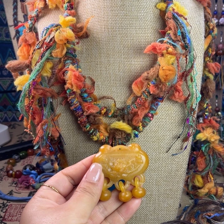 莫****玛瑙/玉髓未镶嵌颈饰