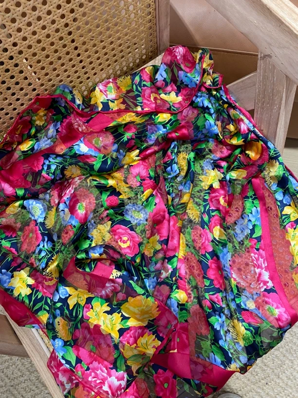 95新 YSL/圣罗兰 丝巾12139 经典百搭