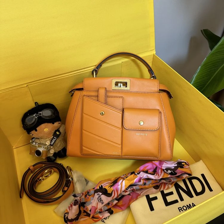 95新/芬迪/C8853323224/[MQR1108B0008]