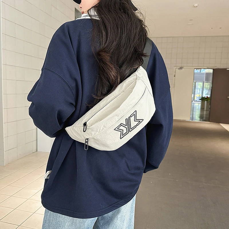 胸包女款ins潮牌斜挎包 男生休闲腰包单肩包女新款运动情侣手机包