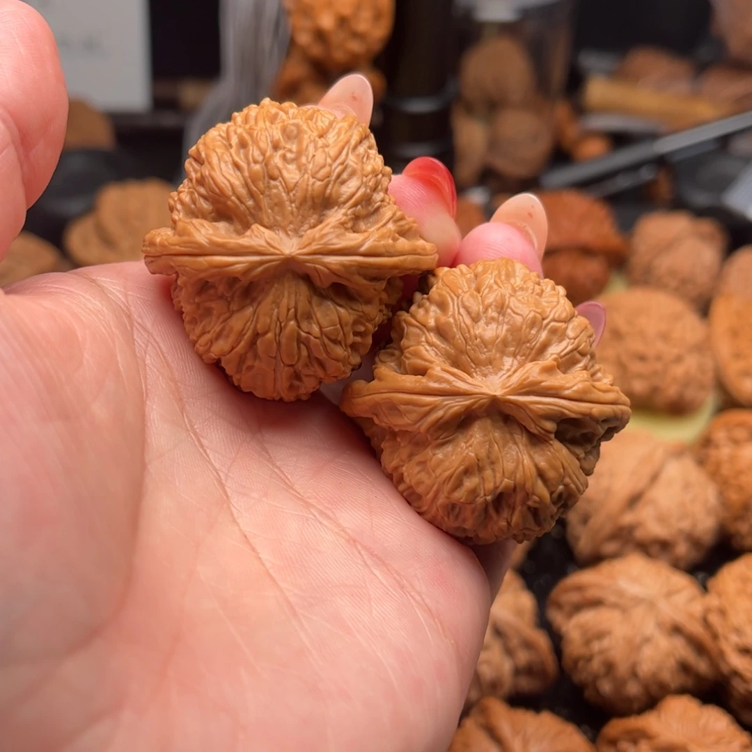 把件核桃白狮子40