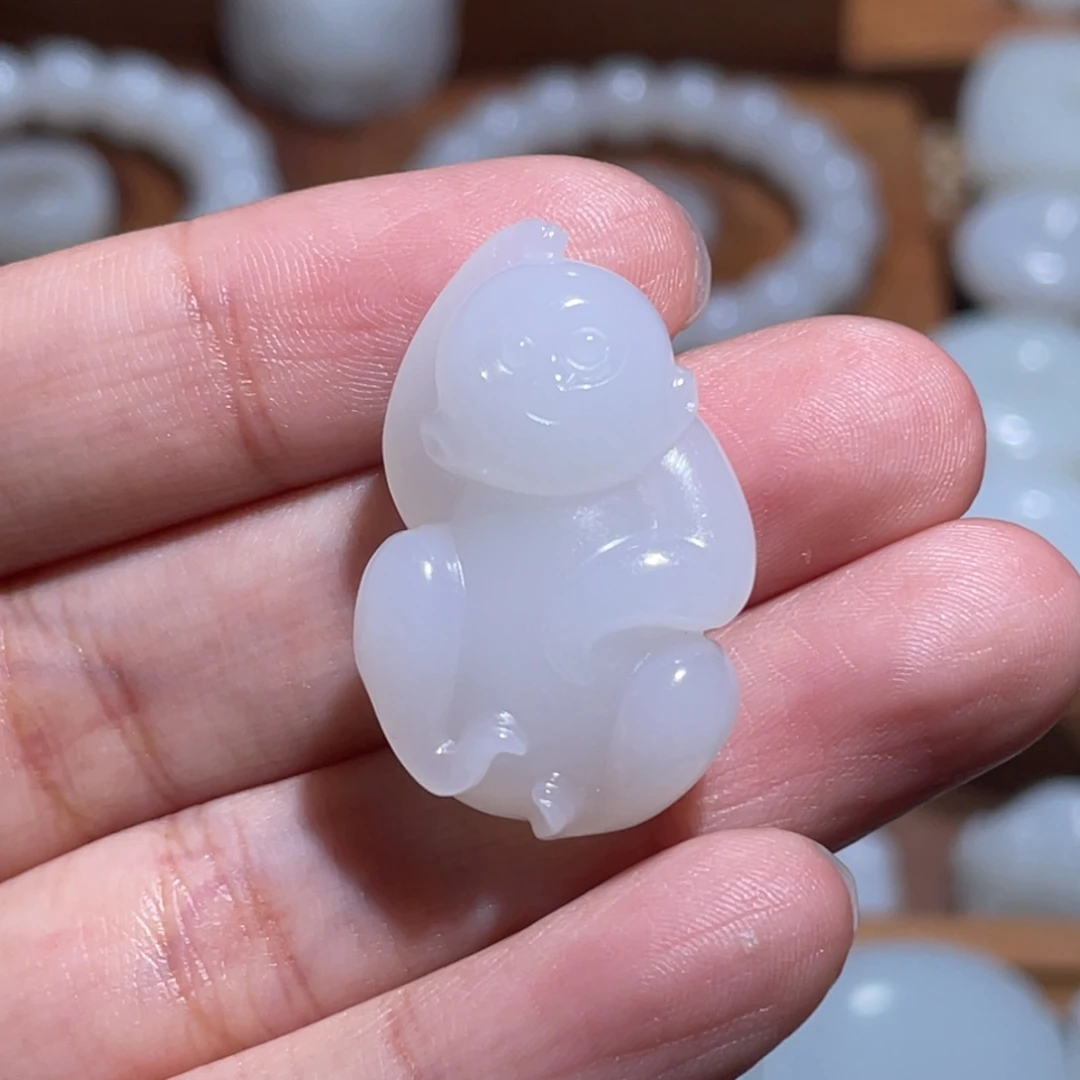 未镶嵌手链和田玉猴子吊坠