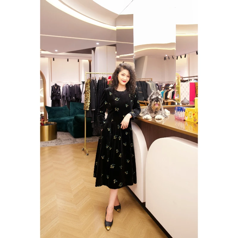 六丑【油画小菊】新款气质时尚优雅碎花刺绣丝绒连衣裙507LYQ1074