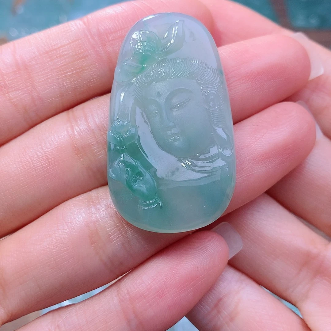 颈饰未镶嵌翡翠佛光天下