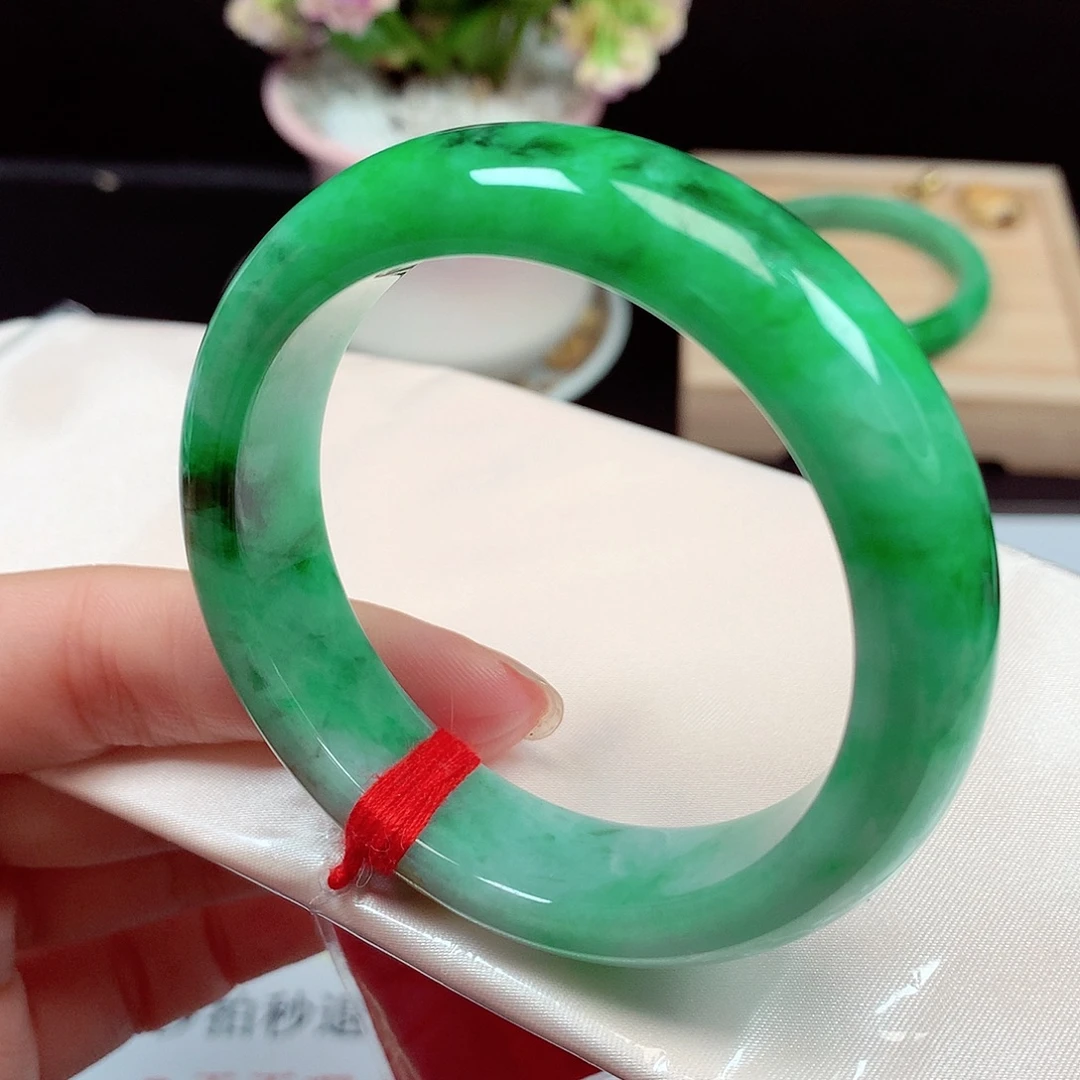 翡翠未镶嵌手镯1954