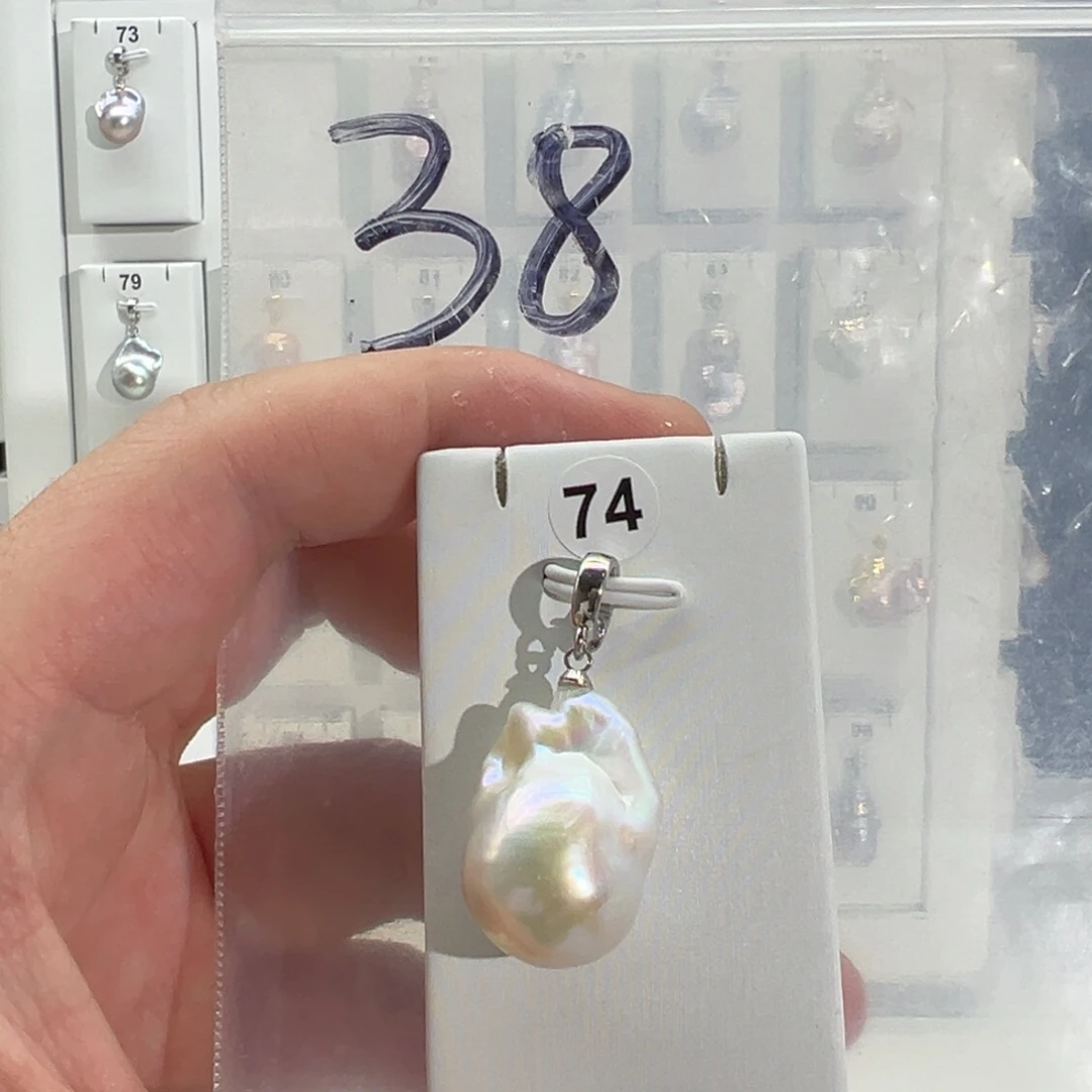 淡水珍珠颈饰合金